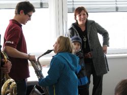 Instrumentenvorstellung in der Volksschule St. Pantaleon